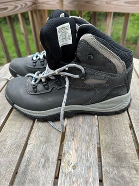Columbia Women’s/Kid’s Hiking Boots Size 7